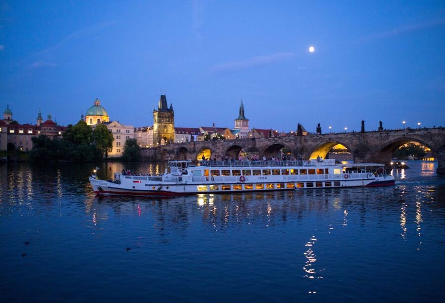 Prague: City Tour and Dinner Cruise with Hotel Pickup - Floodlit Prague from Charles Bridge to Vysehrad