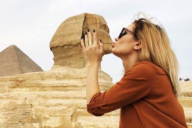 Private Day Tour to Giza Pyramids, Sphinx & Saqqara + Luxury Nile Dinner Cruise - Lunch gives the middle of the day a practical break