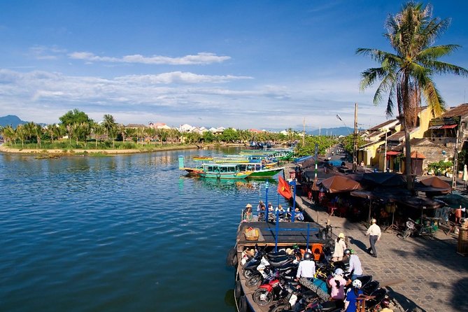 Private Hoi An Bike, Thu Bon River Cruise & Dinner Experience - Tra Que Vegetable Village and the food behind Hoi An
