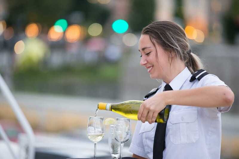 Québec City: 3 or 5-Course Dinner Cruise with DJ & Dancing - How the Red Carpet option changes the evening
