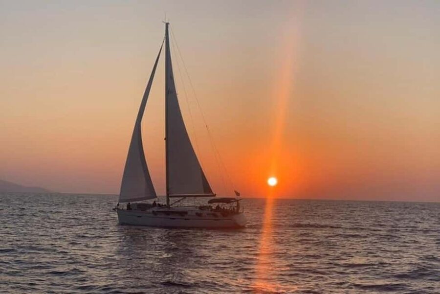 Rethymno: Luxury Sunset Cruise with Dinner and Drinks - What the included dinner really looks like