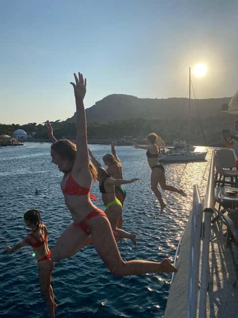 Rhodes: Sunset Cruise with Open Bar, Dinner, & Live Music - What the $93 price actually buys you
