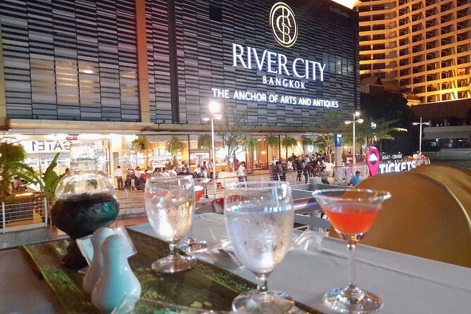 River Star Princess Dinner Cruise: Bangkok Chao Phraya River - Choosing a seat and managing expectations