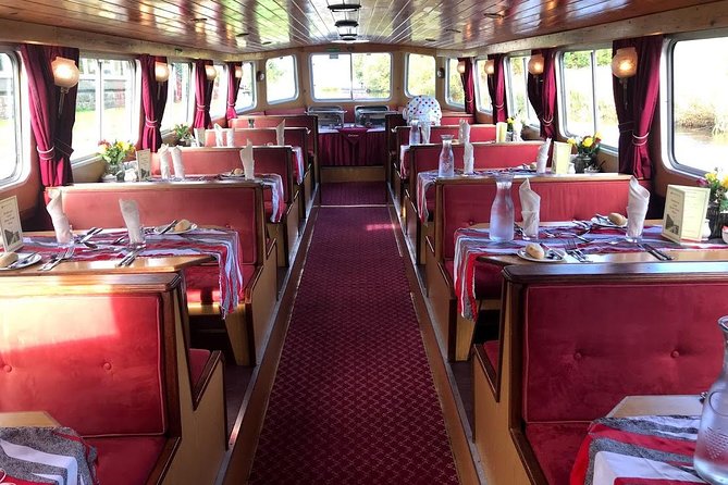 Roast Dinner Cruise - Finding the boat on Coach Street