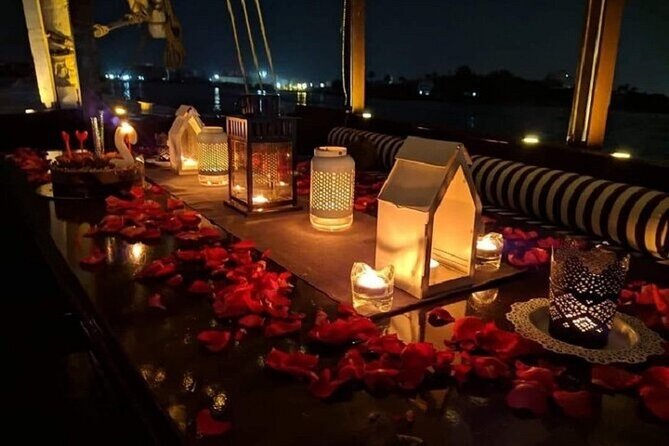 Romantic Dinner Cruise in Cairo Nile for Couples (Luxury) - The boat: luxury in the setting, details to confirm