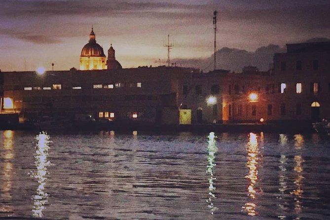 Romantic dinner on a boat - Catania - What the 20:30 departure feels like