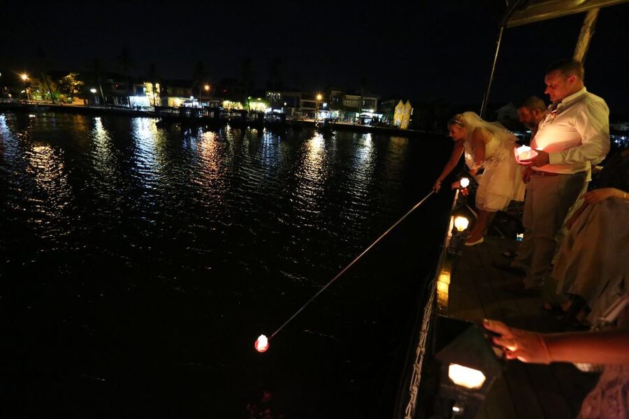 Romantic Sunset Dinner Cruise in Hoi An - Who should book the Cinnamon Cruises dinner?