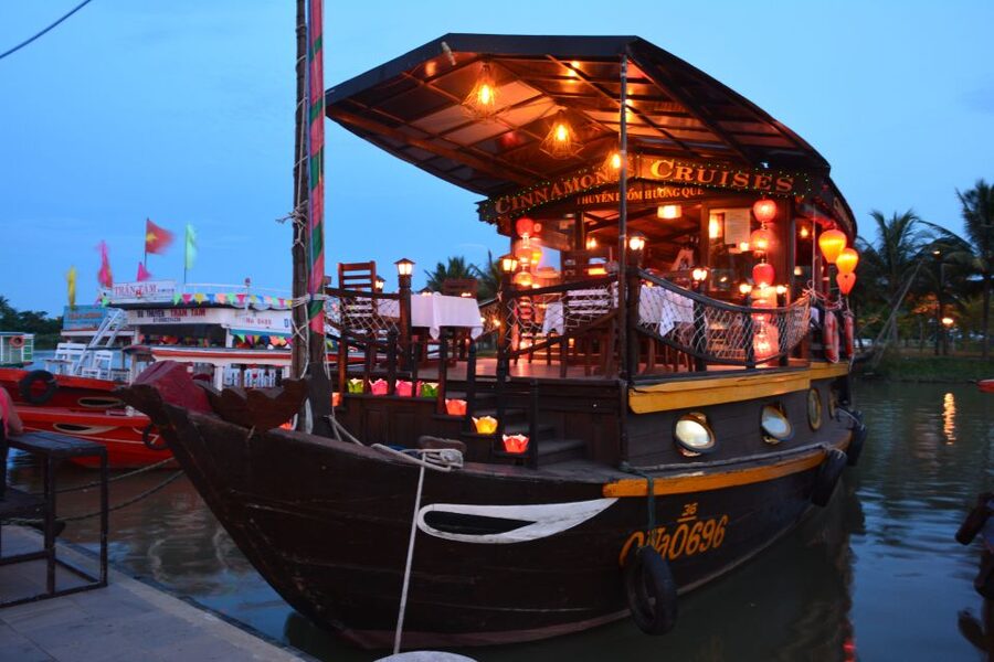 Romantic Sunset Dinner Cruise in Hoi An - A welcome cocktail before dinner