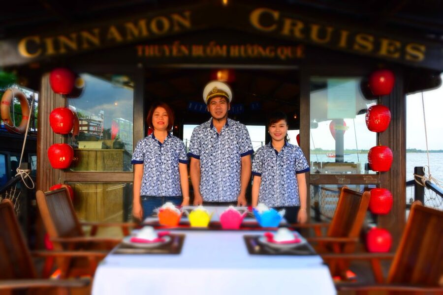 Romantic Sunset Dinner Cruise in Hoi An - Sunset views, lanterns, and the changing river