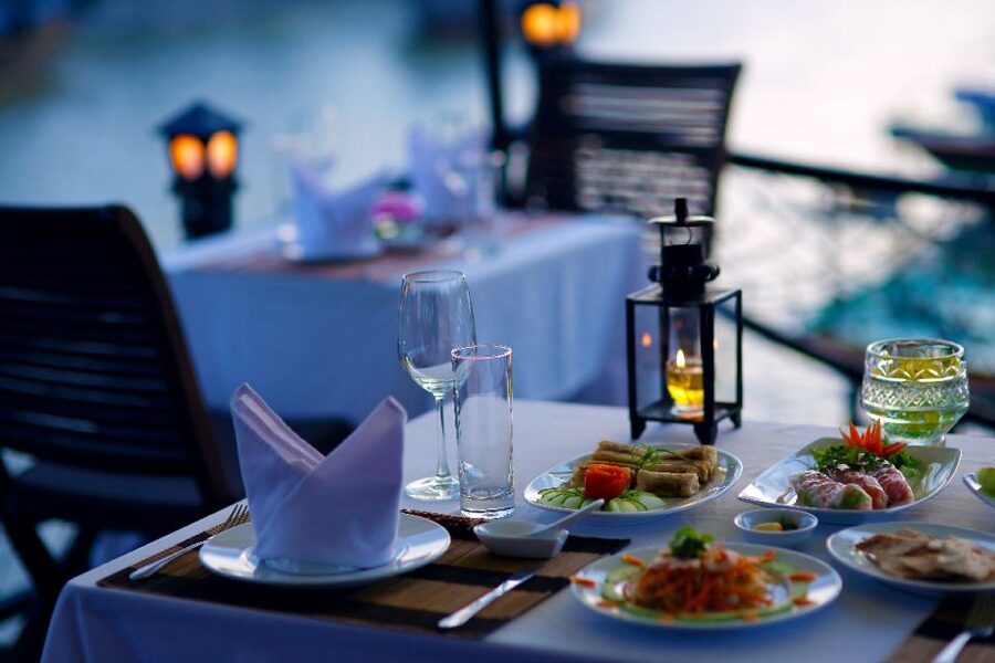 Romantic Sunset Dinner Cruise in Hoi An - Practical details that affect your evening