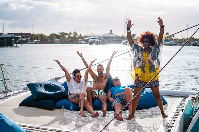 Sabre Sunset Cruise with BBQ Dinner & Drinks - A relaxed evening with music and a social mood