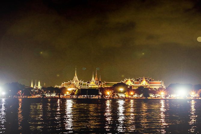 Saffron Luxury Dinner Cruise: A Journey on the River of Kings - Phra Sumen Fort and the Bank of Thailand Museum