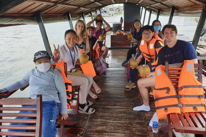 Sai Gon City Tour and Dinner On Cruise Half Day - Turtle Lake and Nguyen Hue Walking Street