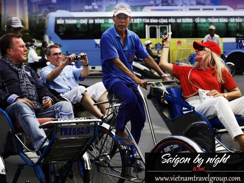 Saigon by Night: Traditional Dinner Cruise - Dinner on the Bach Dang River
