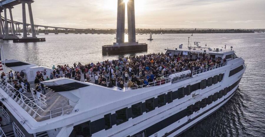 San Diego: Christmas Day Buffet Brunch or Dinner Cruise - The route and the views from the deck