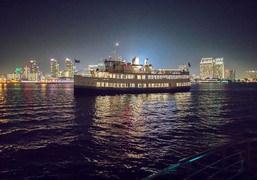 San Diego: New Year's Eve Early Buffet Dinner Cruise - Key details before you book