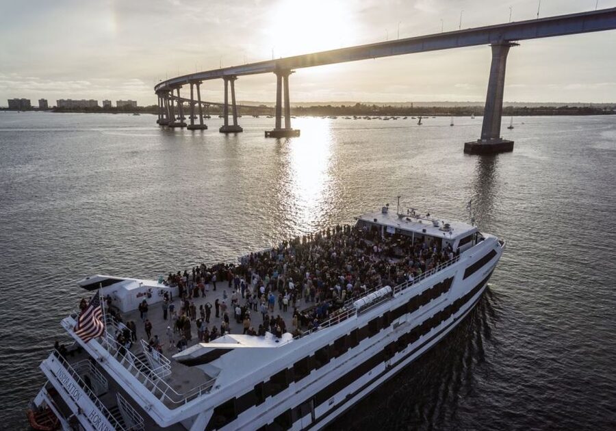 San Diego: Thanksgiving Day Buffet Brunch or Dinner Cruise - Who will enjoy this cruise most