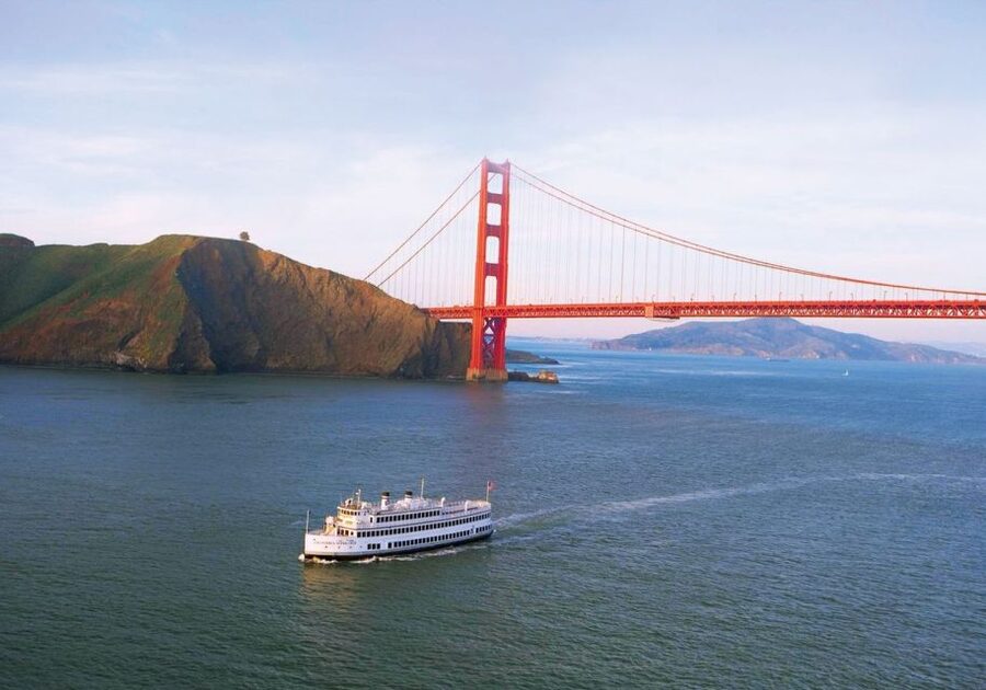 San Francisco: Christmas Day Buffet Brunch or Dinner Cruise - San Francisco views are the main sightseeing feature