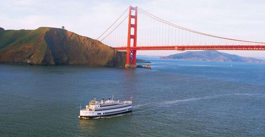 San Francisco: Christmas Day Buffet Brunch or Dinner Cruise - What $184 buys you