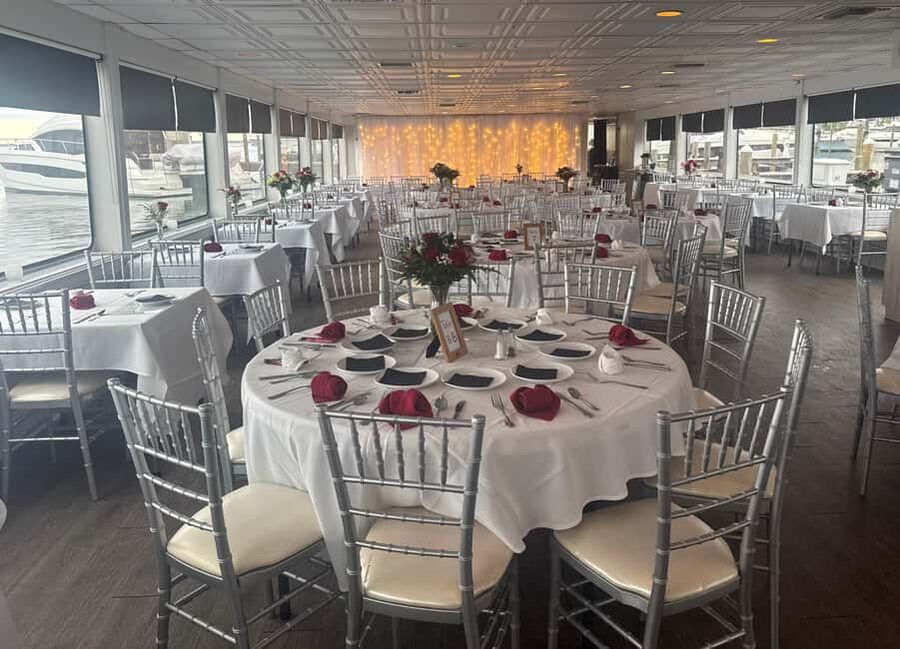 Sandestin: Sunset Dinner Cruise with Live Music - Service and the small details that shape the night