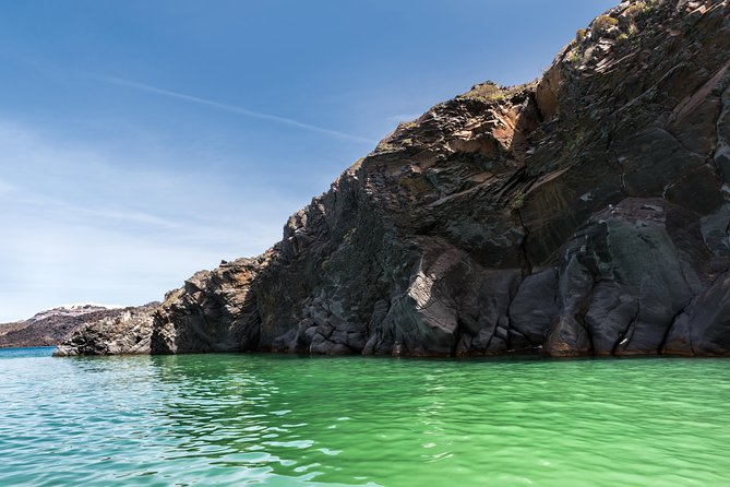 Santorini Caldera Sunset Sailing Cruise with Dinner and Wine - Why this six-hour cruise works so well