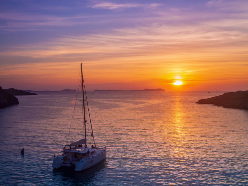 Santorini: Luxury Sunset Cruise with Dinner, BBQ, and Drinks - Why a sunset cruise is a smart way to see Santorini