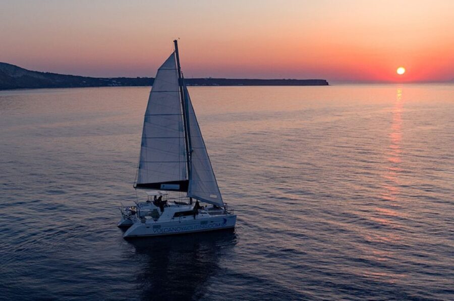 Santorini: Luxury Sunset Cruise with Dinner & Open Bar - Key points at a glance