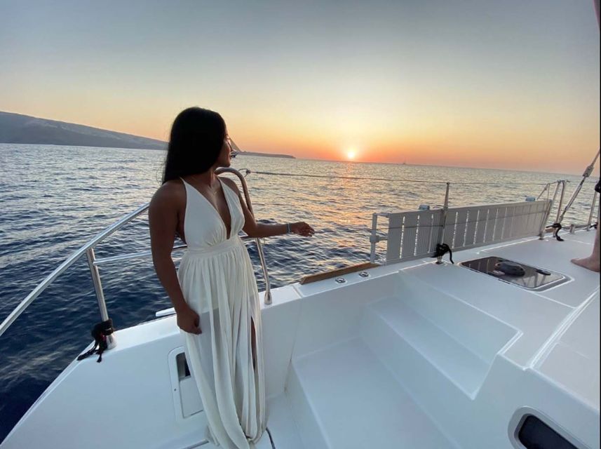 Santorini: Sunset Cruise with Greek Dinner and Transfer - Why a catamaran is a smart way to see Santorini