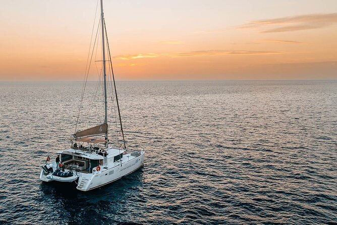 Santorini Sunset Sailing Cruise: Dinner, BBQ, Open Bar, Transfers - The sunset sail back to Vlychada