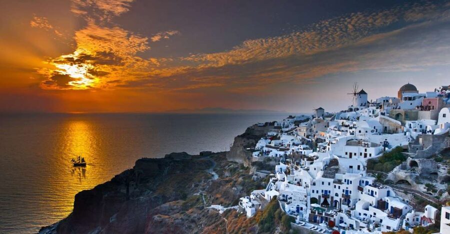 Santorini: Volcanic Sunset Cruise with Dinner - Setting sail from Athinios Port