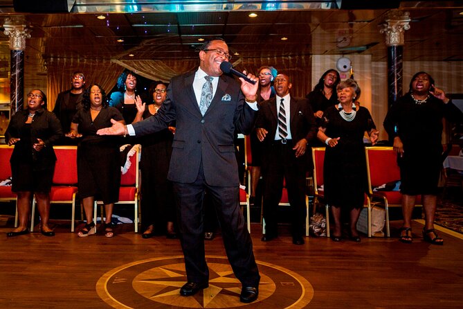 Savannah Riverboat Gospel Music Dinner Cruise - Boarding a traditional red, white, and blue riverboat
