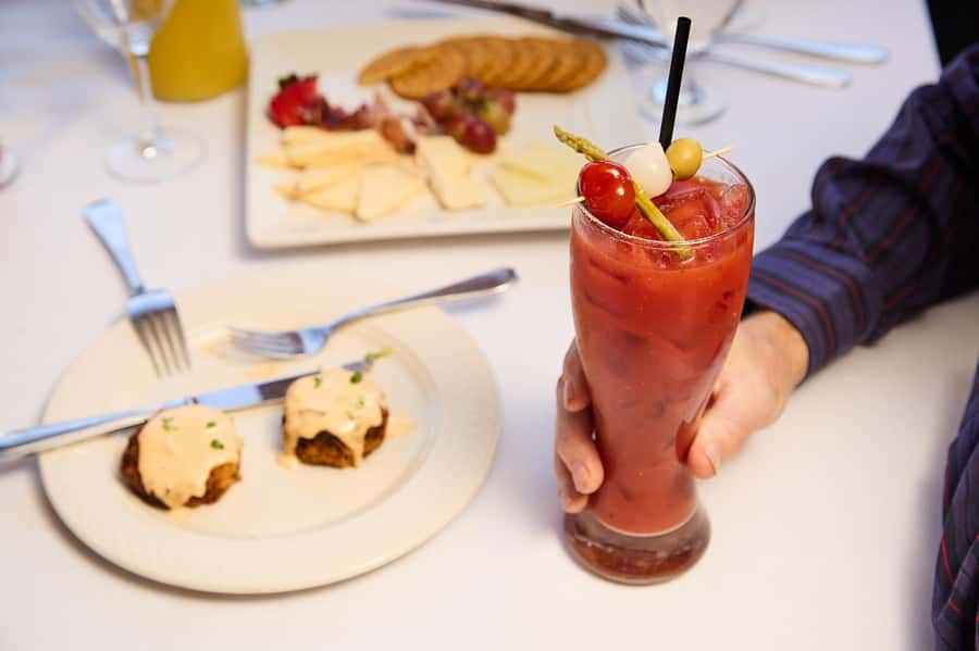 Seattle: Dinner Cruise Experience - Who should book this dinner cruise?