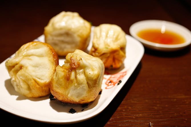 Shanghai by Night with Fine Local Dinner and VIP River Cruise Experiences - What the private format adds