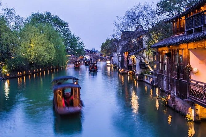 Shanghai by Night with Fine Local Dinner and VIP River Cruise Experiences - Who will get the most from this evening?
