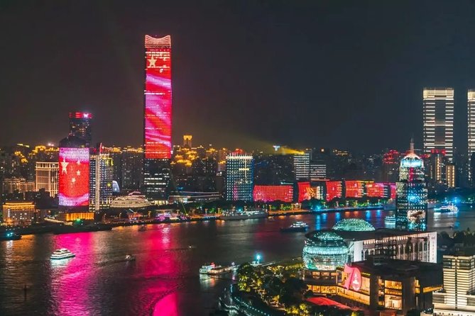 Shanghai Huangpu River Night Cruise with Buffet Dinner - The guide option can change the whole evening