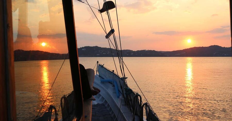 Skiathos: Boat Cruise with Dinner & Sunset Viewing - Practical points that can change your day