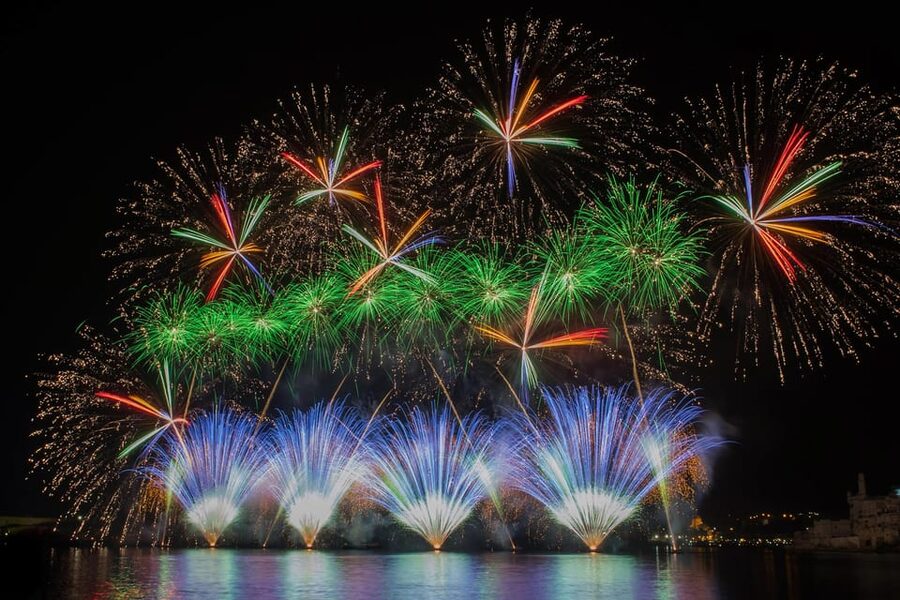 Sliema: Fireworks Festival Cruise with Dinner and Transfers - Weather, comfort, and seasickness