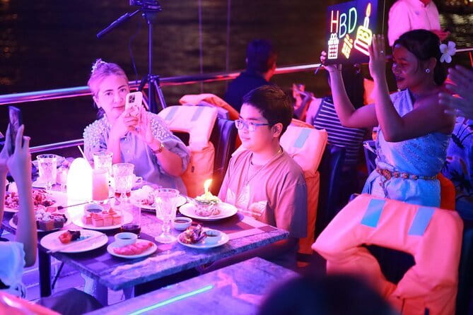 Smile Riverside Cruise Luxury Buffet Dinner from Bangkok - Key points to know before you book