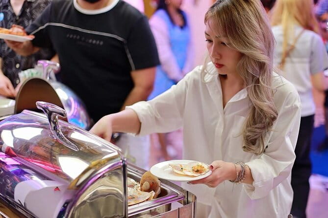 Smile Riverside Cruise Luxury Buffet Dinner from Bangkok - A buffet built for mixed tastes