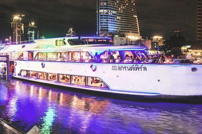 Smile Riverside Cruise Luxury Buffet Dinner from Bangkok - Music and Thai classical dance during dinner