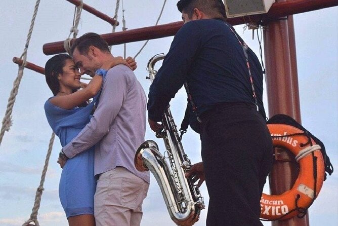 Spanish Galleon - Romantic Lobster Dinner Cruise & Live Saxophone - What the open national bar includes