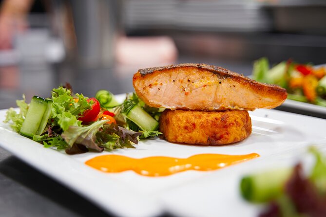 Spirit of Melbourne Dinner Cruise on the Yarra River - Practical details that affect your night