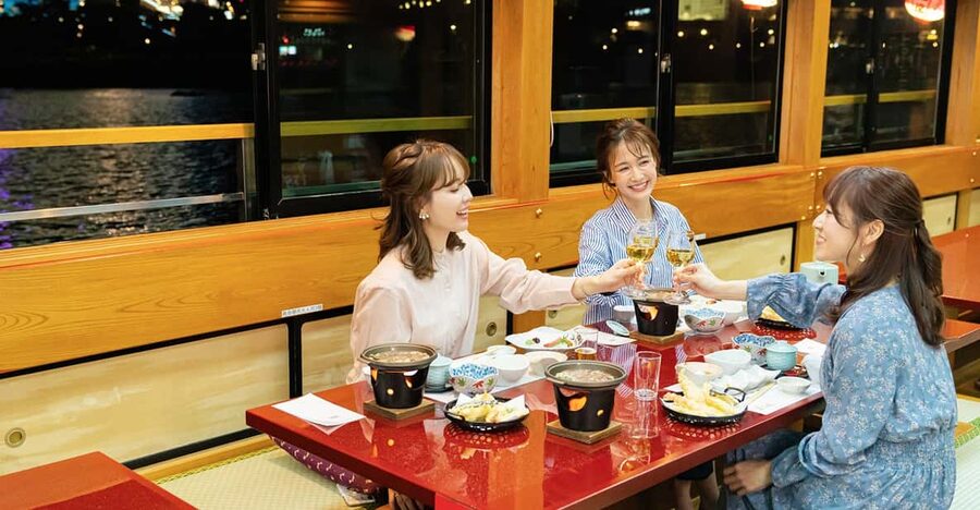 Sumida River: Japanese Traditional Yakatabune Dinner Cruise - Language and Service