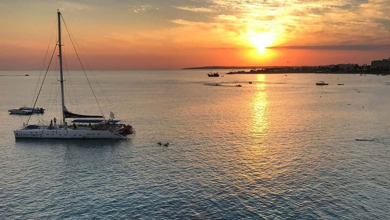 Sunny Beach: Sunset Catamaran Cruise with Dinner & Prosecco - Prosecco, buffet dinner, and the open bar