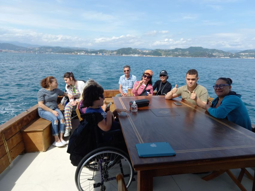 Sunset dinner boat tour in the Gulf of Poets - Leaving Porto Mirabello for the Gulf of Poets