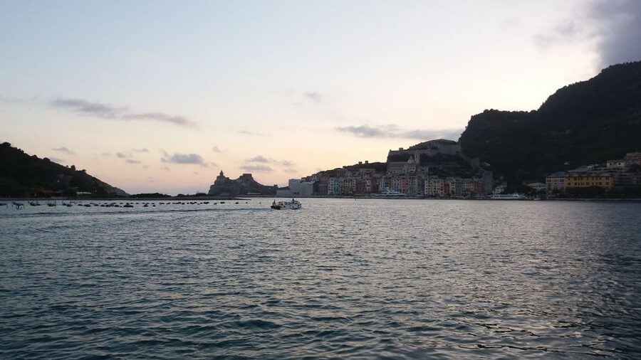 Sunset dinner boat tour in the Gulf of Poets - Should you book the Gulf of Poets sunset dinner tour?