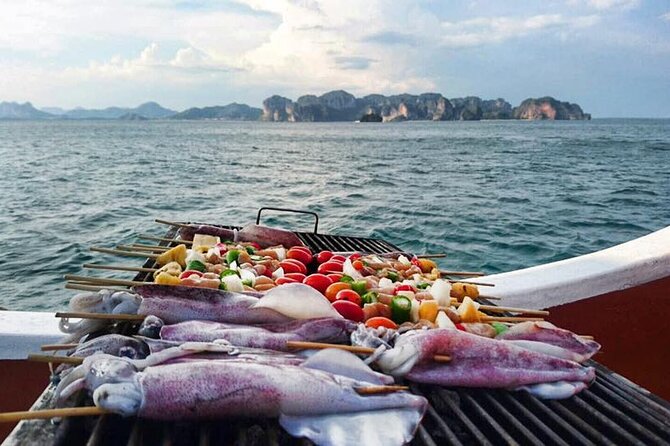 Sunset Dinner Cruise with night Swimming by Luxury Junk Boat - The crew and the feel onboard