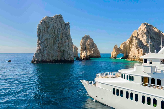 Sunset Mexican Dinner Cruise and Live Music in Cabo San Lucas - A sunset cruise built around the Cabo showpiece