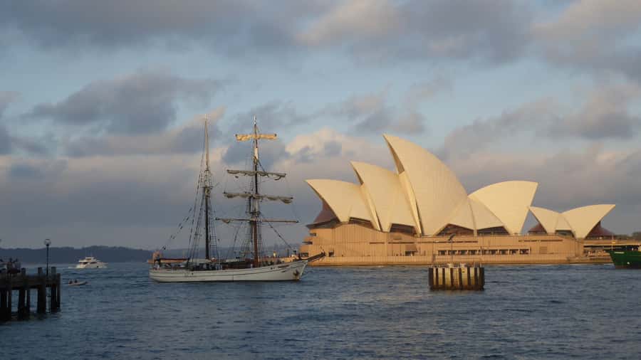 Sydney: Harbor Sunset Cruise with Dinner - Seeing the Opera House and Harbour Bridge From the Deck