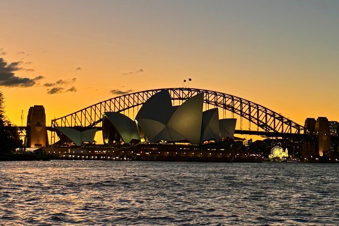 Sydney Harbour Discovery Dinner Cruise Scenic Sights and Buffet - Comfort, Cleanliness, and Service